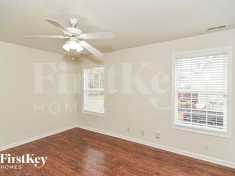 1840 Twin Rivers Rd — Photo 10