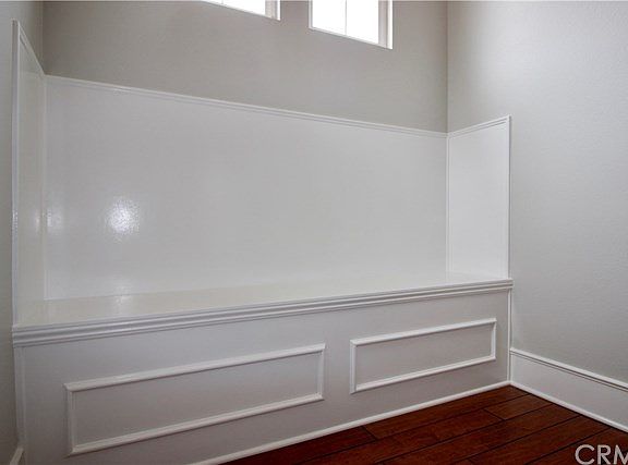 5th image of 383 E 21st St