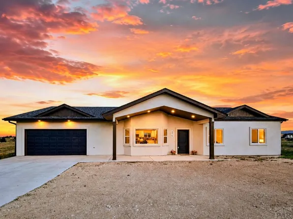 576 E Earl Dr, Pueblo West, CO 81007
