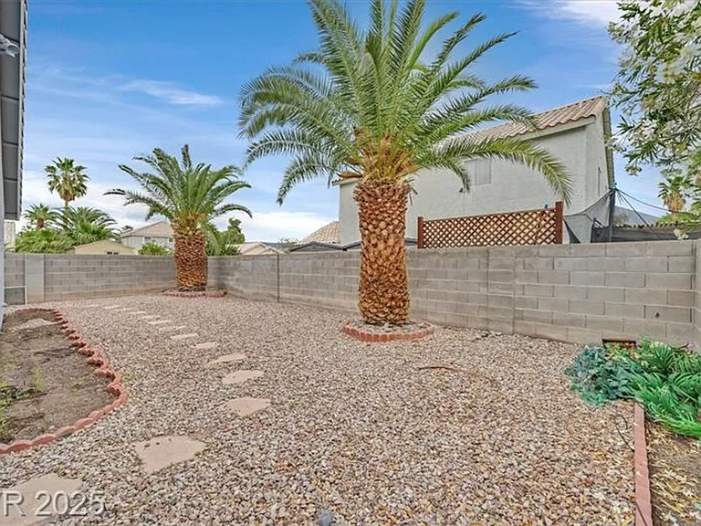 5820 Royal Castle Ln — Photo 1