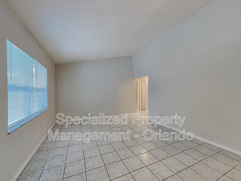 4 bed, 2.0 bath, 1479 sqft, $2,575 — Photo 3