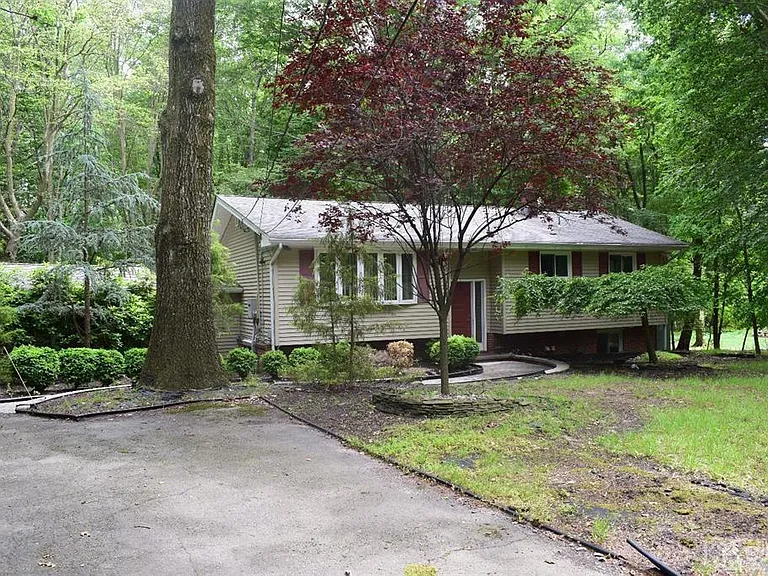 13 Pinter Ln — Photo 17