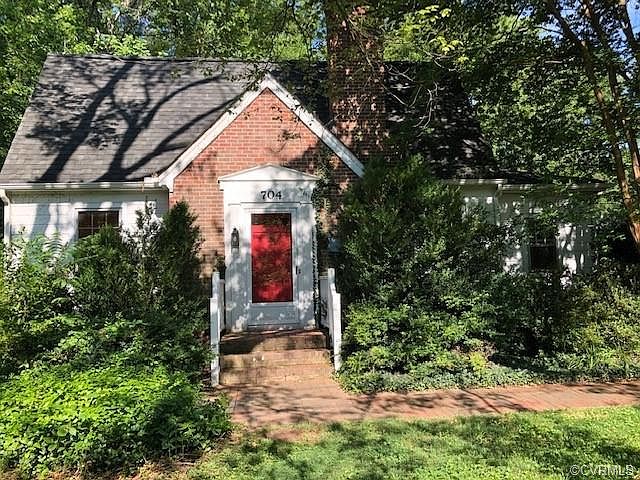 2nd image of 704 Maple St