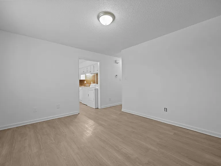 1011 Camden Ave — Photo 17