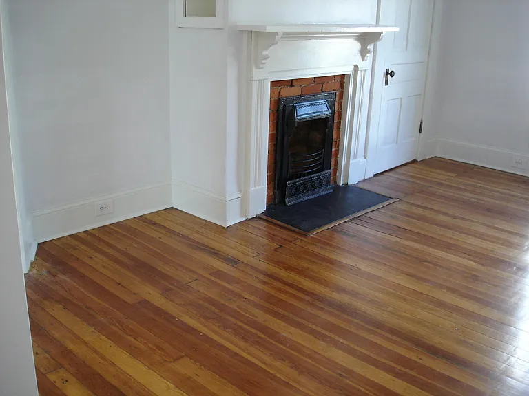 210 E Anderson Ave — Photo 2