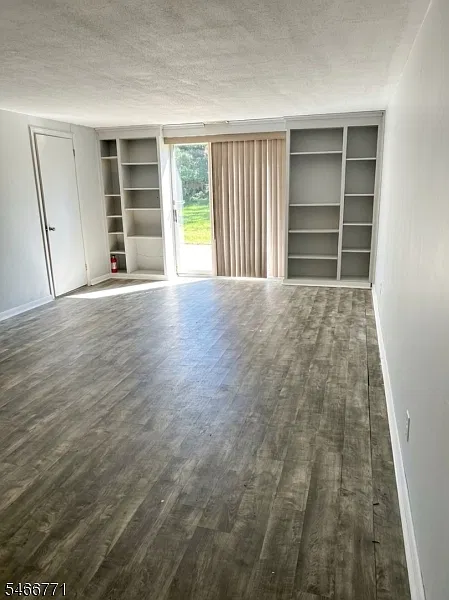 4 bed, 2.5 bath, 1834 sqft, $3,500 — Photo 3