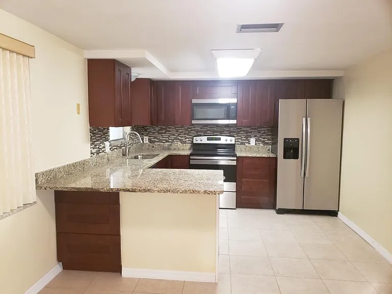 4624 Daphne St — Photo 9