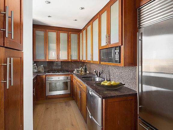 4th image of 167 E 61st St APT 23C