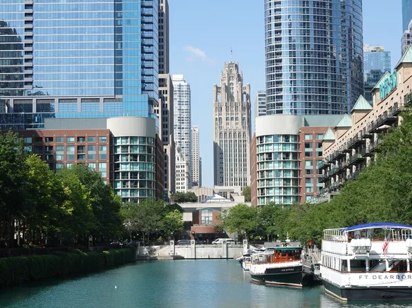 440 N McClurg Ct APT 520, Chicago, IL 60611