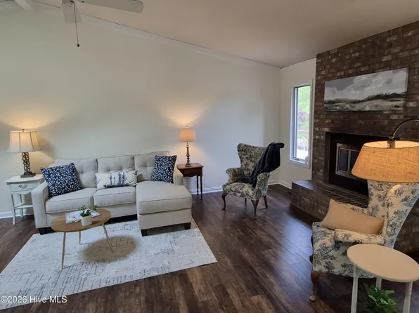 116 Shagbark Court, West End, NC 27376