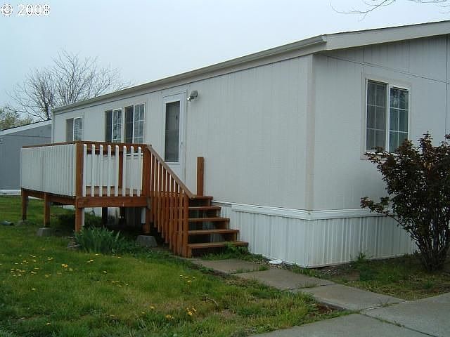 1st image of 813 Hostetler Way W