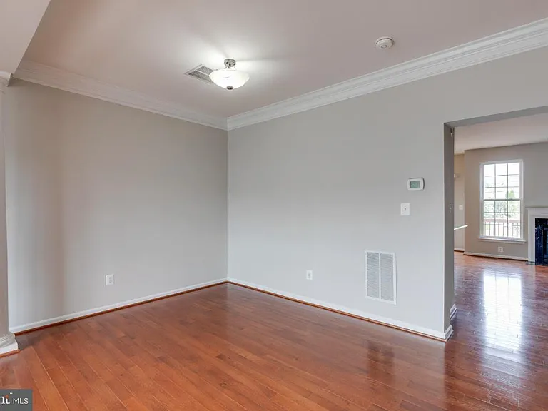 25286 McIntyre Sq — Photo 10