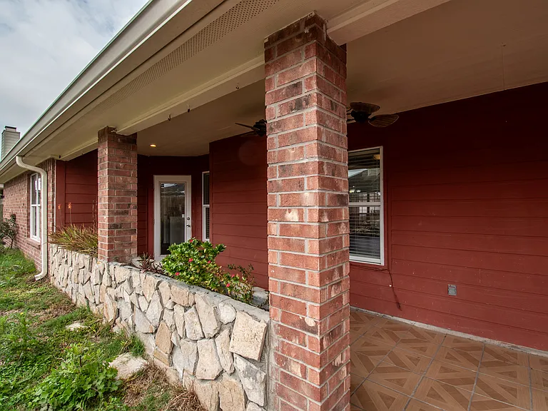 7013 Madiera Dr — Photo 38