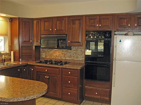 3rd image of 4800 W 210th St