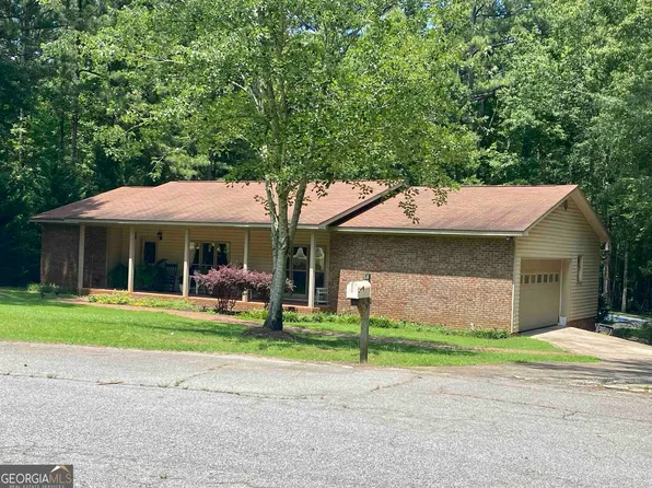 1030 Country Club Cir, Union Pt, GA 30669