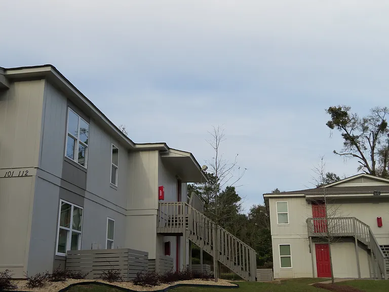 Hillcrest Commons Exterior