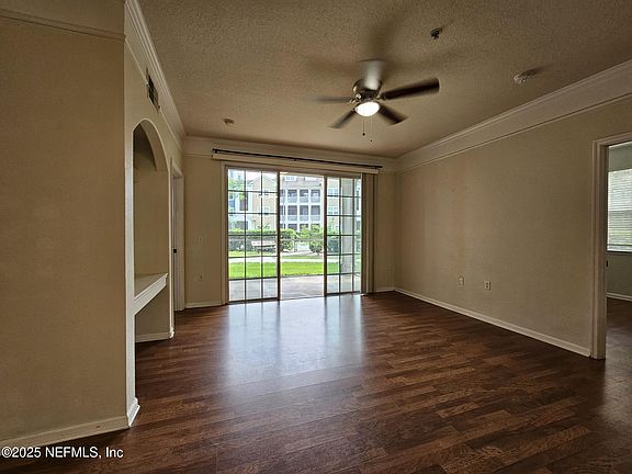 5th image of 8550 TOUCHTON Road #218