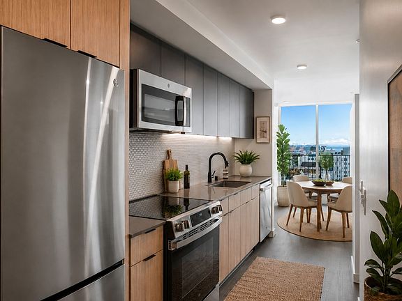 3rd image of 404 16th Ave S #205