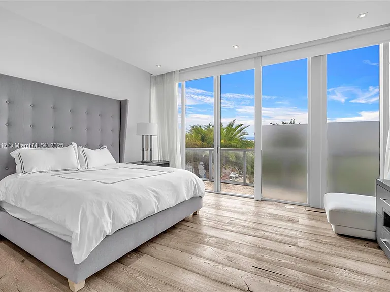 9501 Collins Ave #1 — Photo 34