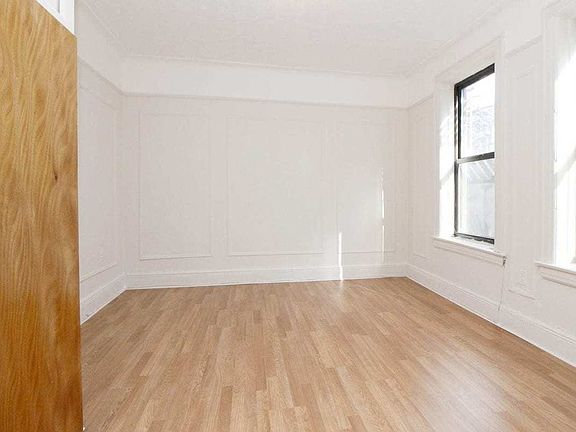 2nd image of 3133 35th St #2