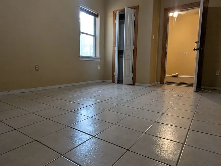 912 Red Bud Dr — Photo 10