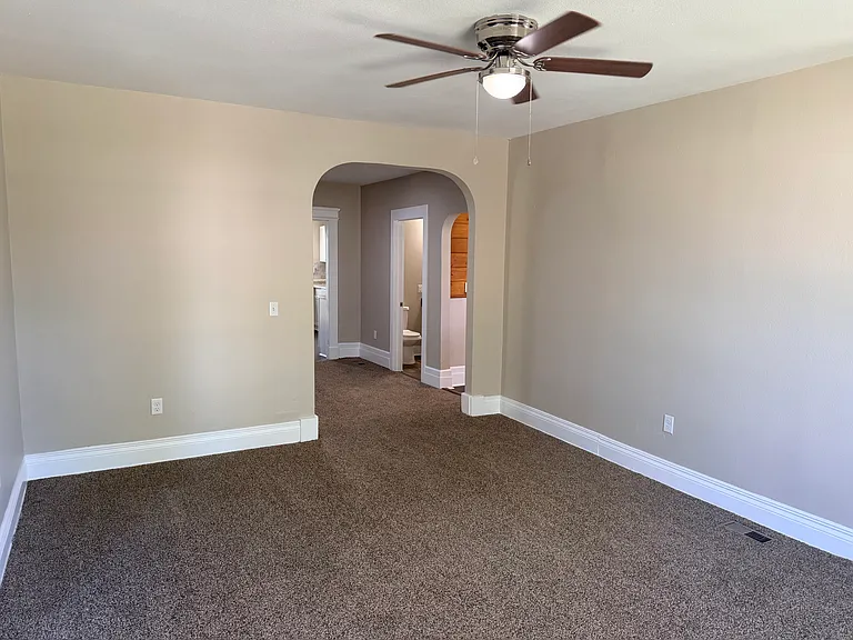 435 Crittenden Ave — Photo 9