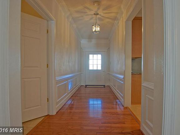 3rd image of 20842 Adams Mill Pl