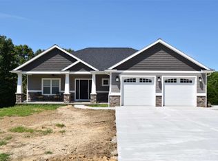 572 W Prancer Dr N, Santa Claus, IN 47579