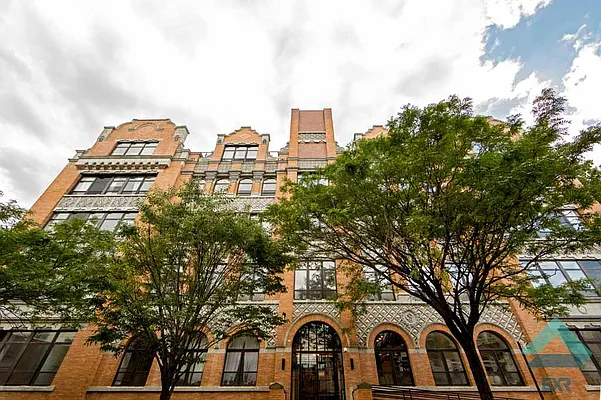 Rented by EXR | media 52