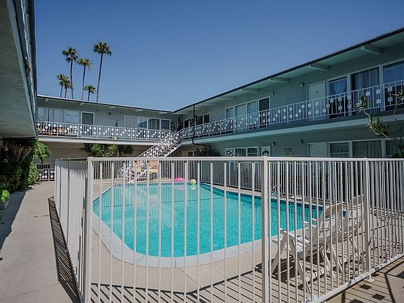 4th image of 4122 Deeboyar Ave #18