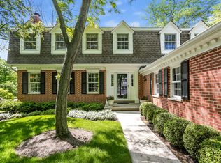 155 E Louis Ave, Lake Forest, IL