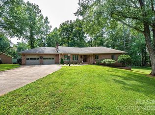 5933 Willowbottom Rd, Hickory, NC 28602