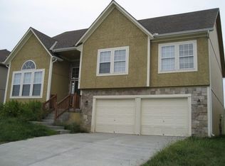 712 SW Joseph Cir, Grain Valley, MO 64029