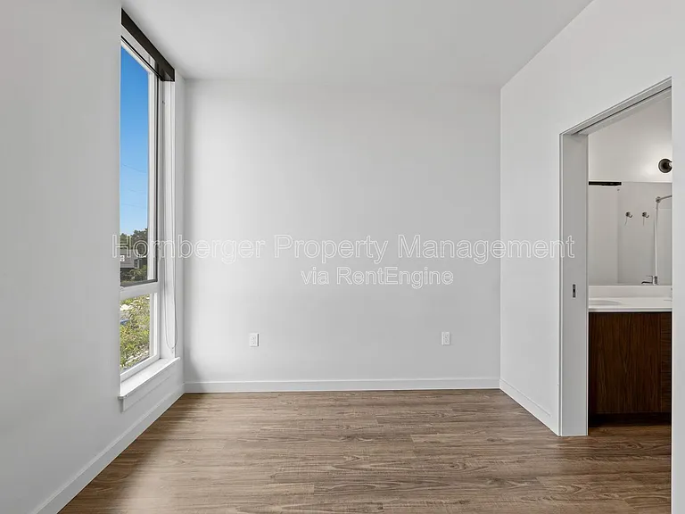 1860 N Hamilton St #1 — Photo 14