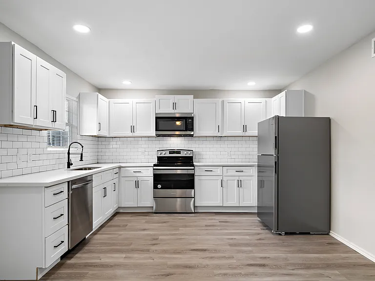 Saphira Apartments — Photo 22