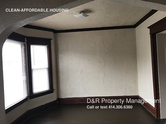 2nd image of 2105 N 41st St