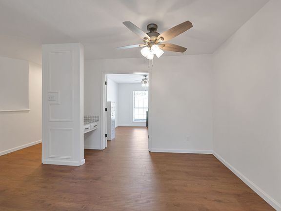 5th image of 2127 Tanglewood Dr #D