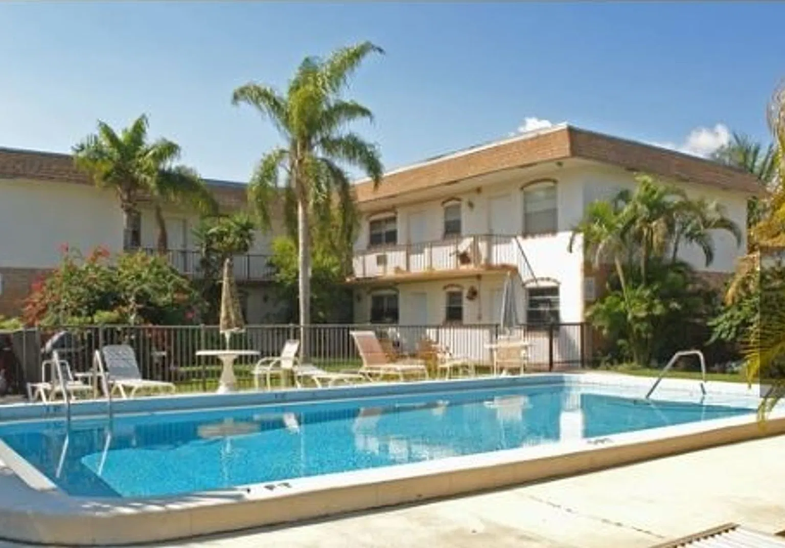 100 NE 9 St Pompano Beach, FL 33060 — Photo 1