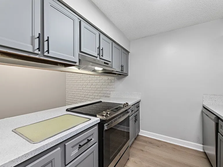 Meadowood Apartments — Photo 9