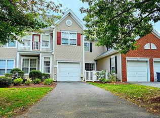 15 Voorhees Ct, Pennington, NJ 08534
