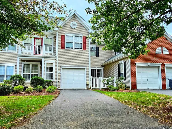 15 Voorhees Ct, Pennington, NJ 08534
