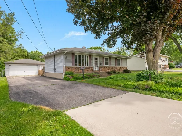 184 Locust St, South Elgin, IL 60177