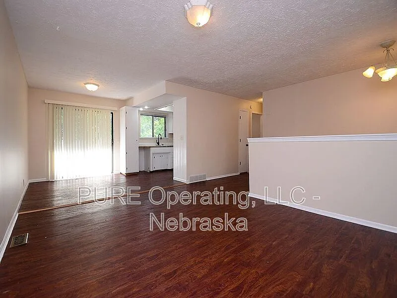 3 bed, 2.0 bath, 1440 sqft, $1,950 — Photo 4