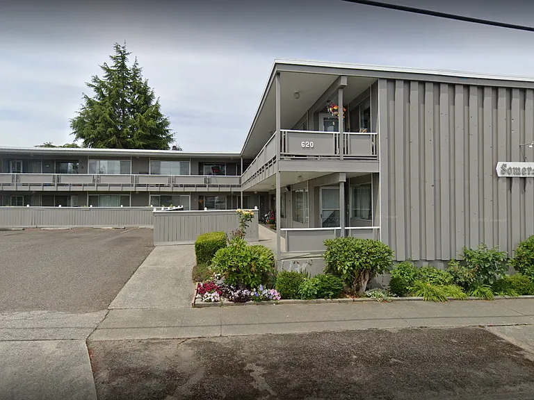 620 S Laurel St — Photo 2