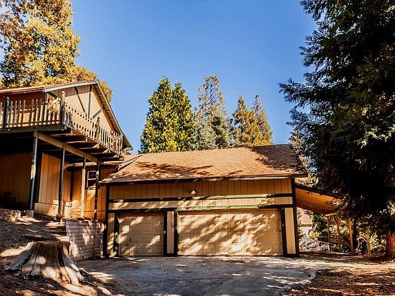 3rd image of 251 Oak Dr