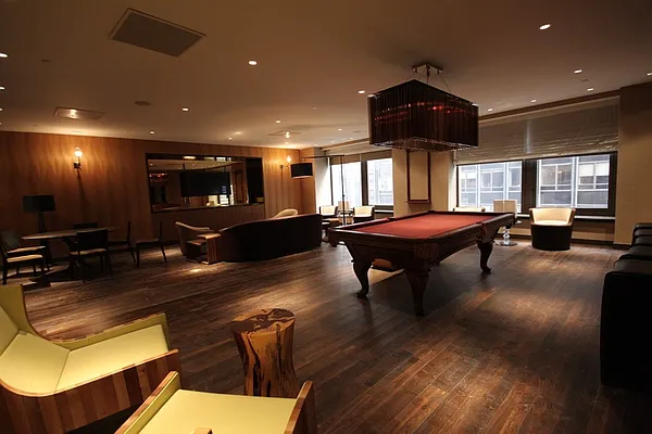 Rented by A & I Broadway | media 18