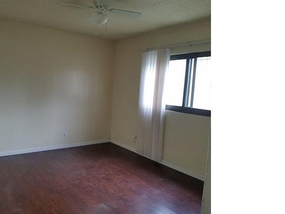 3rd image of 3838 W 105th St APT 2