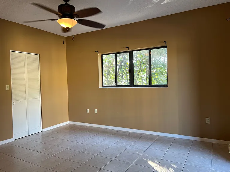 2445 SW 18th Ter #920 — Photo 10
