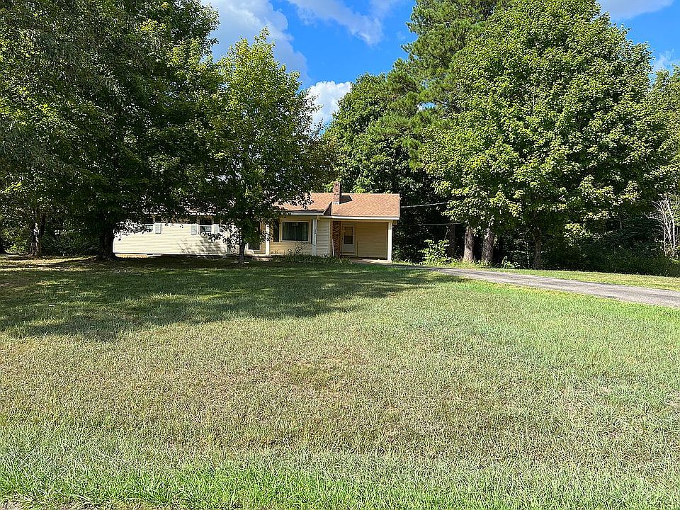 1st image of 365 Laden Ln
