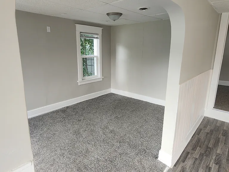 911 E 2nd St #3 — Photo 3